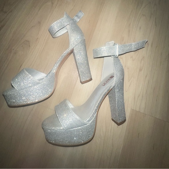 Sparkling Silver Heels - Picture 1 of 1